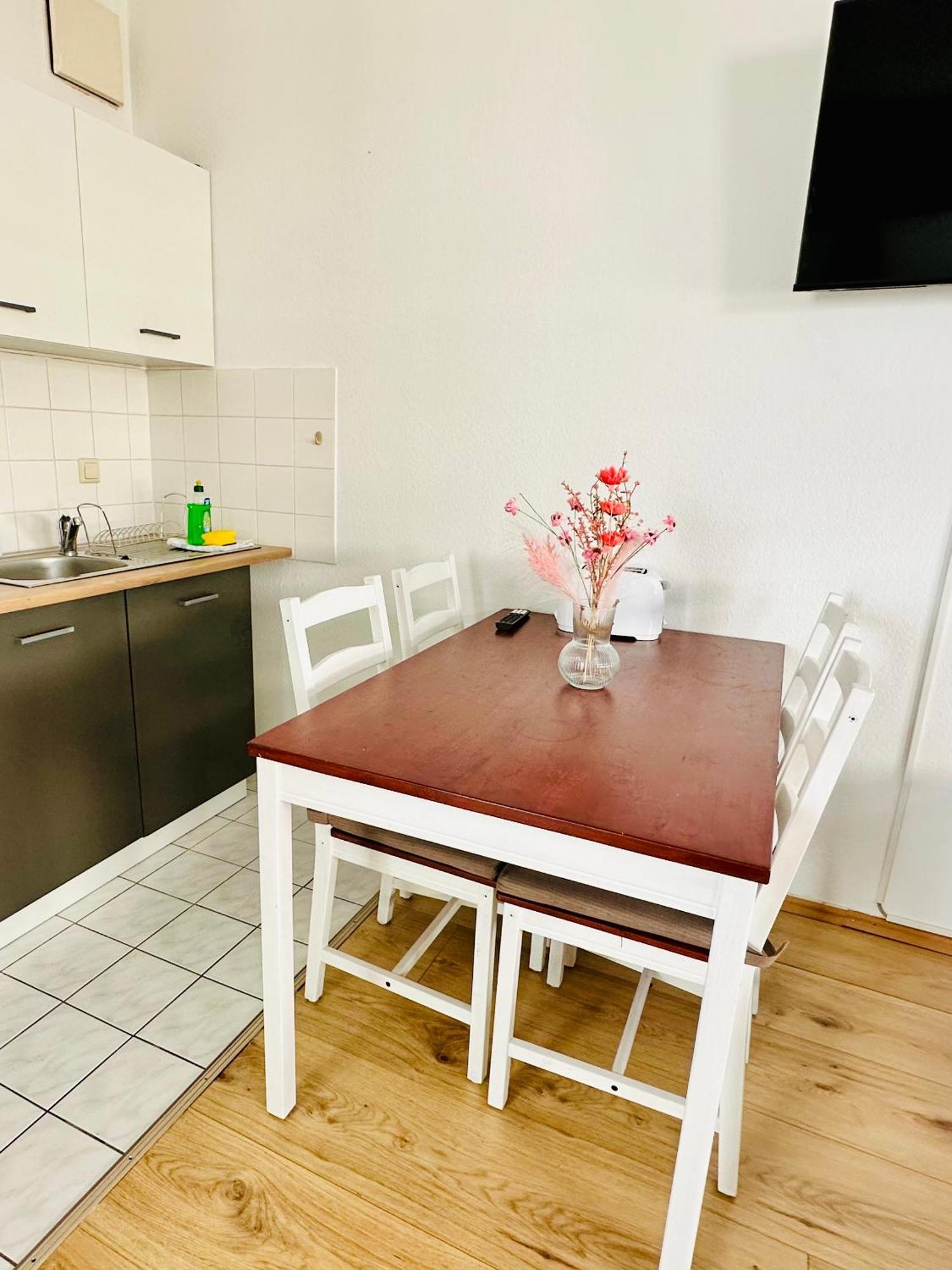 Studio Apartment In Stoetteritz With Balcony - Great Public Transport Links To The City Лайпциг Екстериор снимка