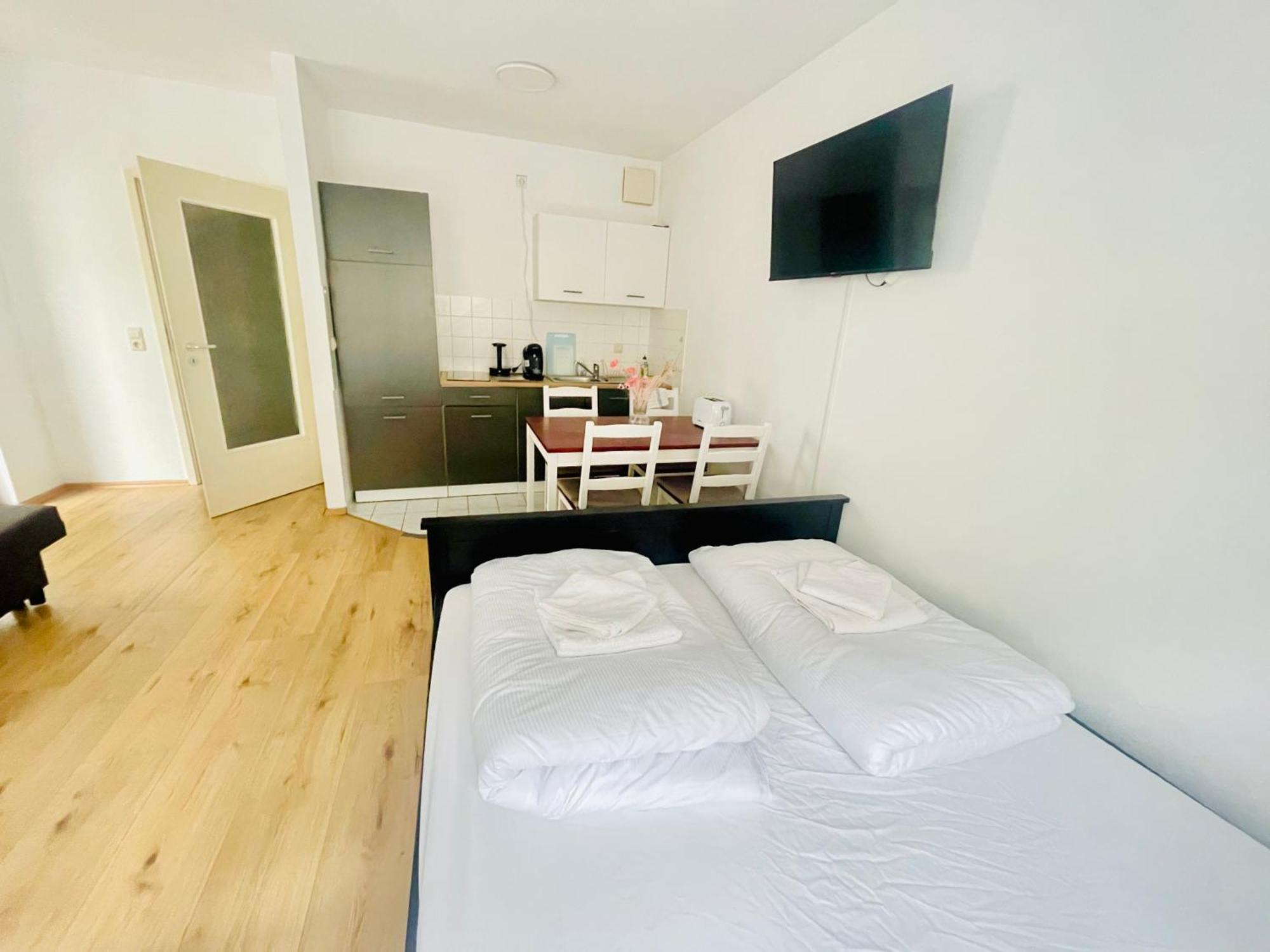 Studio Apartment In Stoetteritz With Balcony - Great Public Transport Links To The City Лайпциг Екстериор снимка
