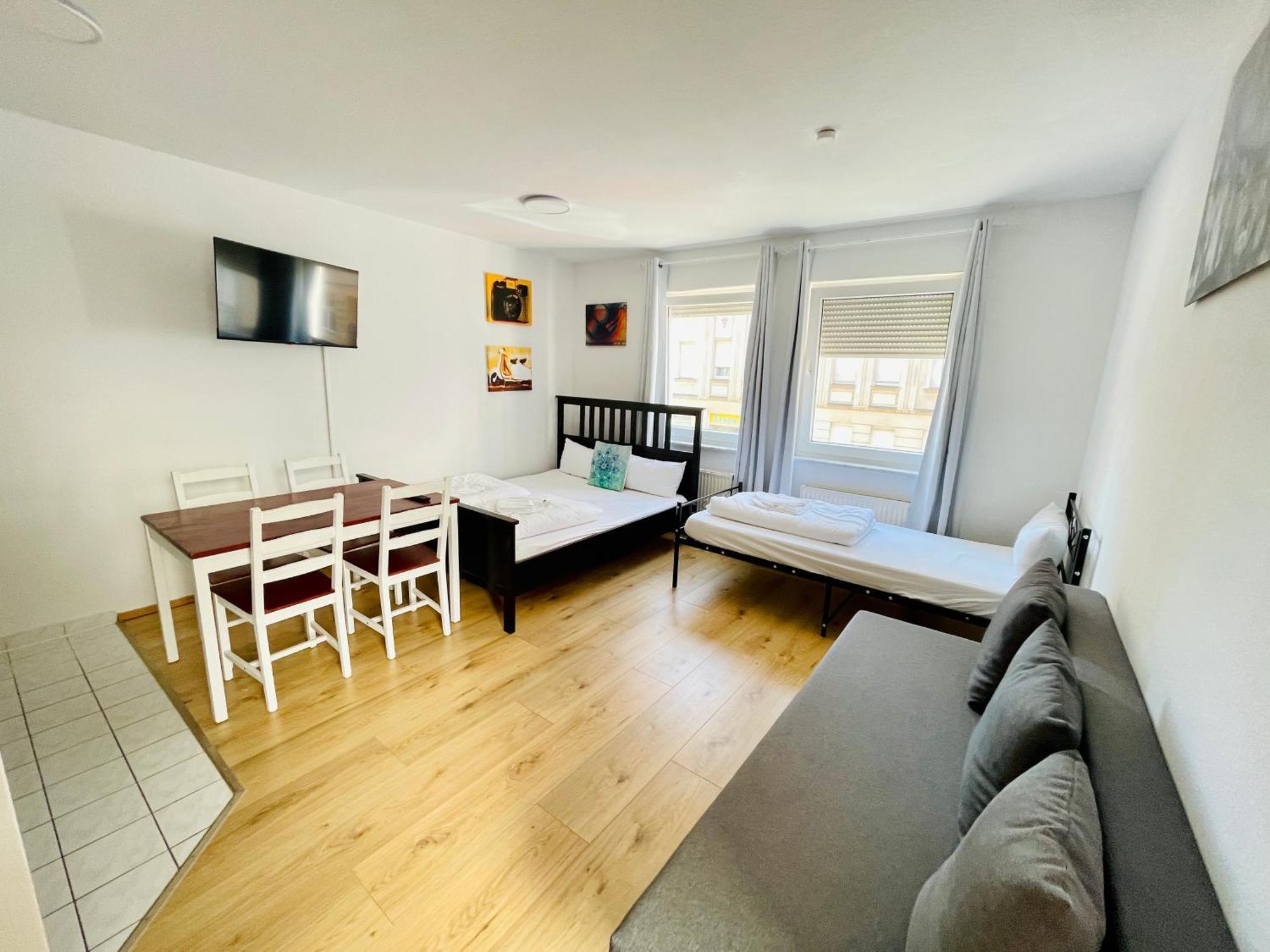 Studio Apartment In Stoetteritz With Balcony - Great Public Transport Links To The City Лайпциг Екстериор снимка